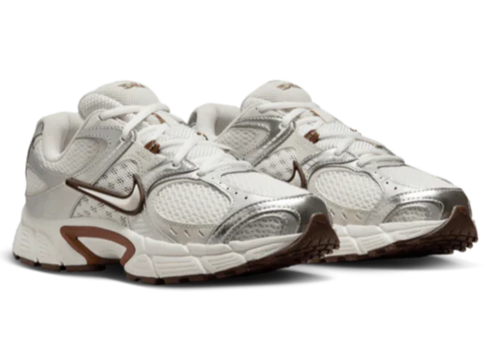 Nike V5 RNR "Sail/Fauna Brown/Phantom/Light Orewood Brown"