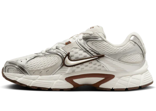 Nike V5 RNR "Sail/Fauna Brown/Phantom/Light Orewood Brown"