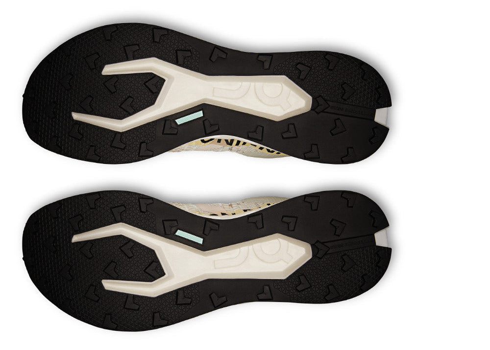 On Cloudultra Pro "pearl / lychee"