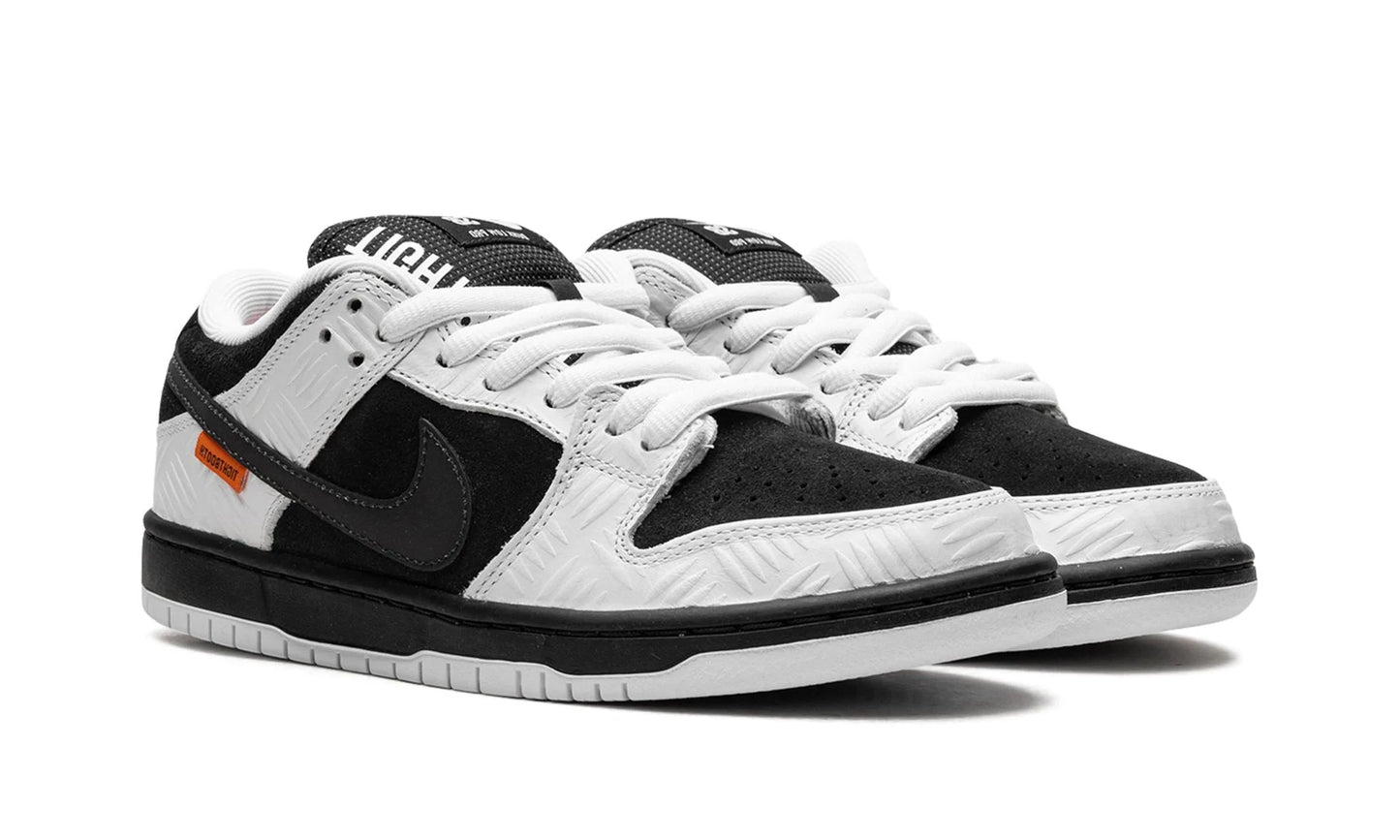 SB DUNK LOW "TIGHTBOOTH"