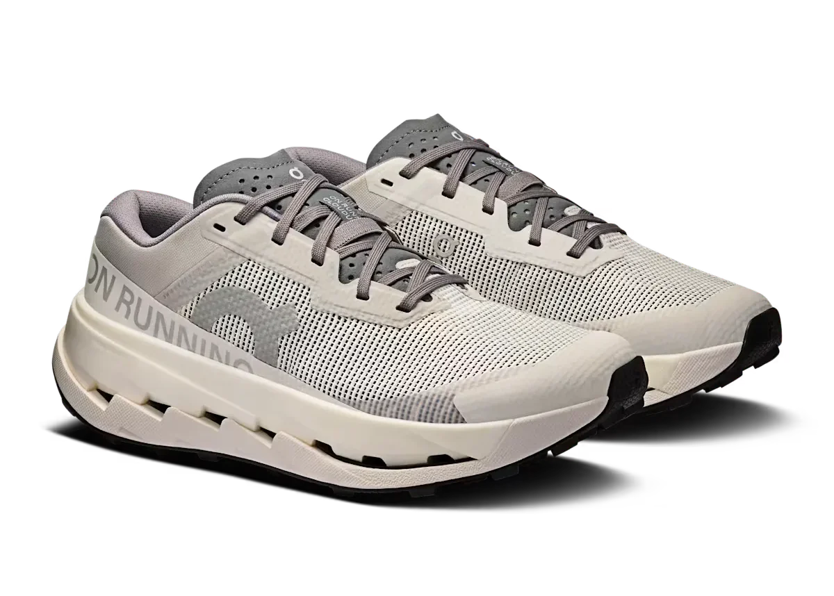 On Cloudultra 3 "Rock / White"