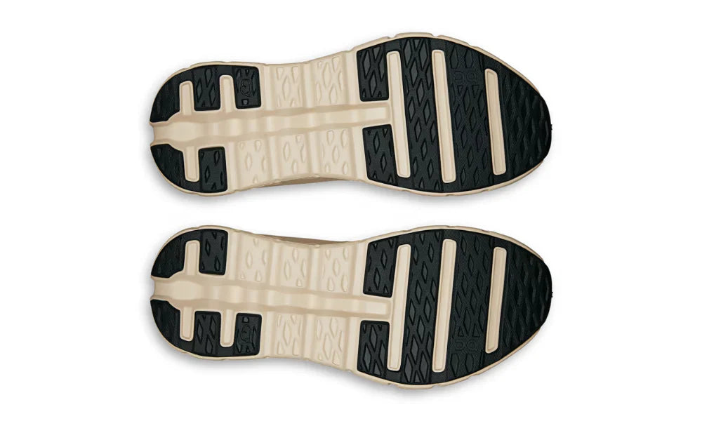 On Cloudtilt 'Ivory Almond'