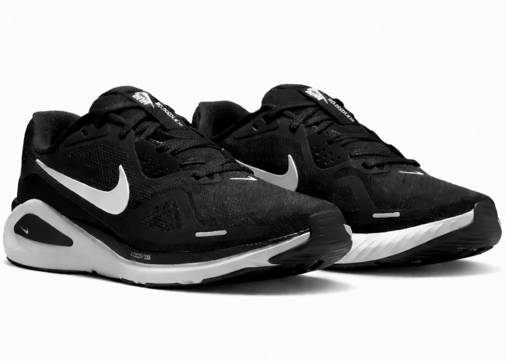 Nike Structure 26 "Black / White"