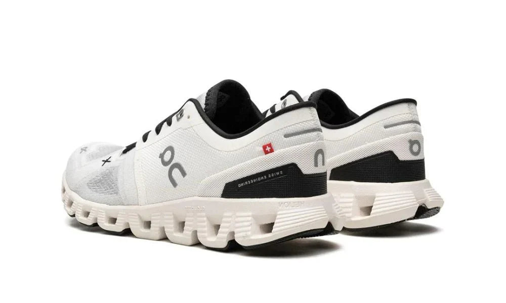 On Running Cloud X 3 'White / Black'