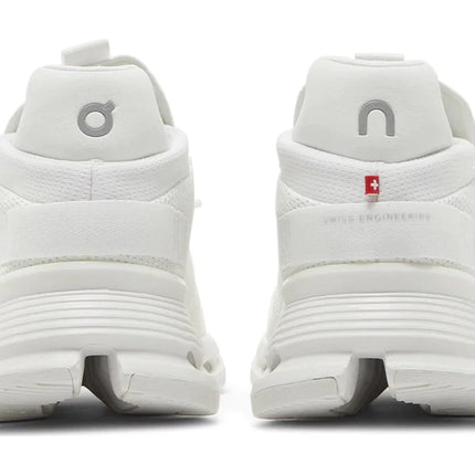 On Cloudnova 'Triple White'