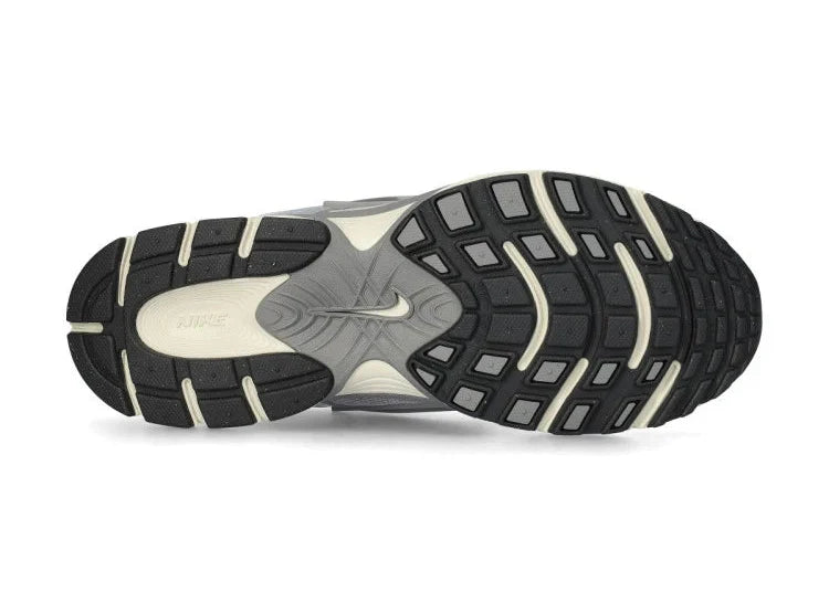 Nike V5 RNR "Cement Grey/Grey Fog/Light Orewood Brown"