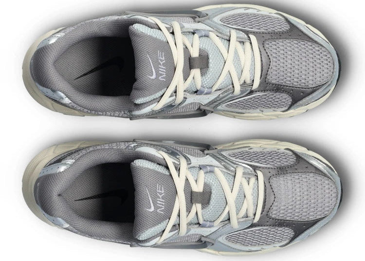 Nike V5 RNR "Cement Grey/Grey Fog/Light Orewood Brown"